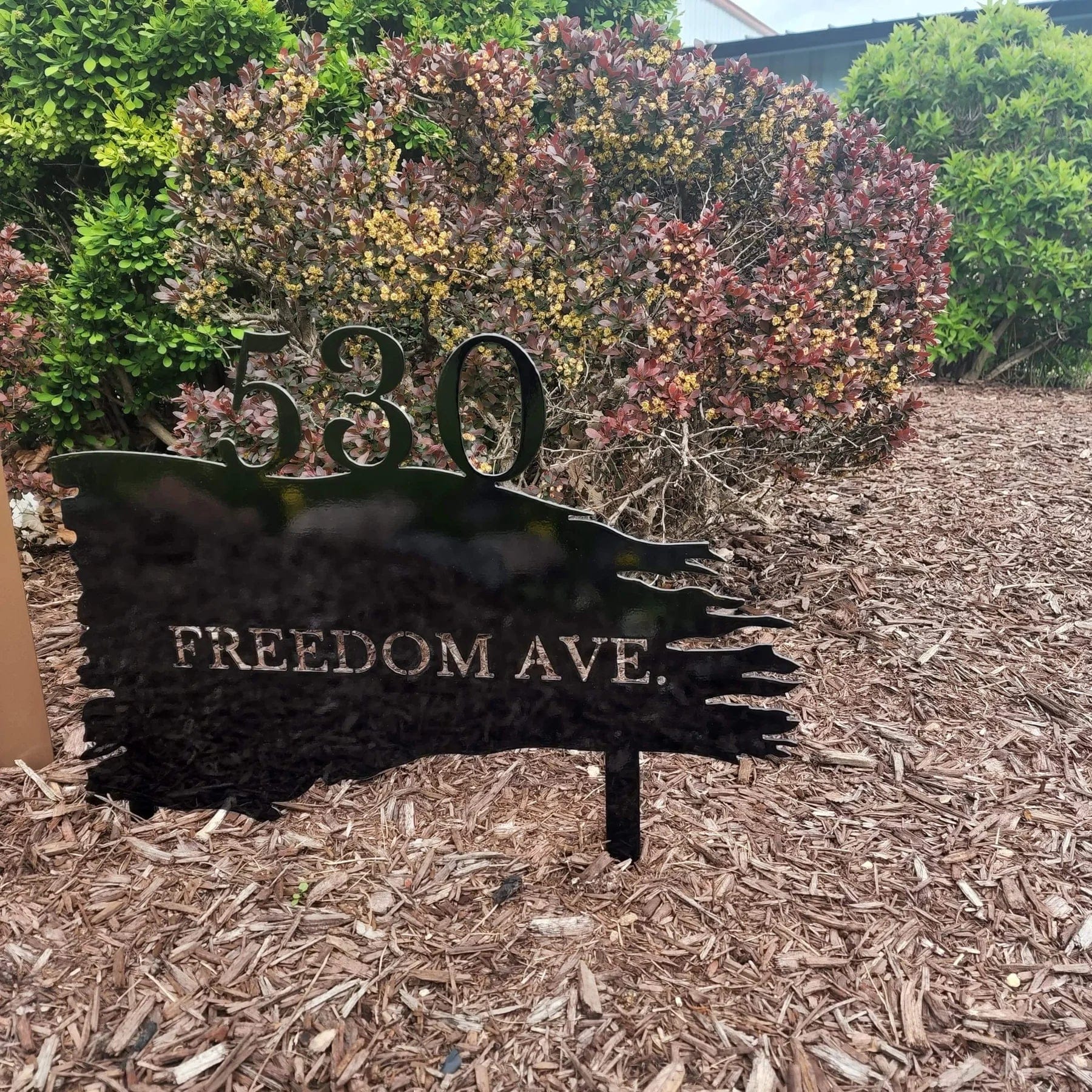 Metal Art of Wisconsin Address Yard Sticker Armadillo Safe and Vault