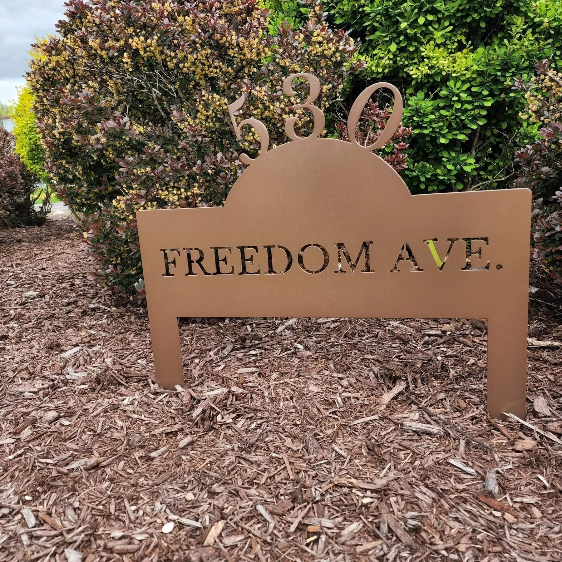 Metal Art of Wisconsin Address Yard Sticker Armadillo Safe and Vault