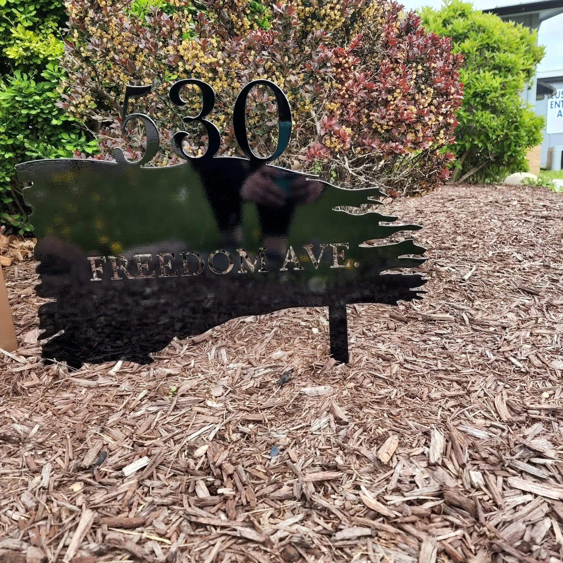 Metal Art of Wisconsin Address Yard Sticker Armadillo Safe and Vault