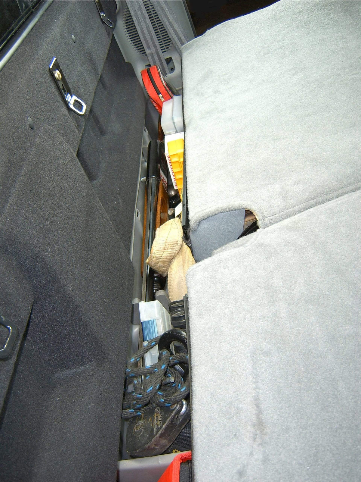 DU-HA 2000-2007 Ford F250-F550 Super Duty  Crew Cab Behind-the-Seat Cab Storage Armadillo Safe and Vault